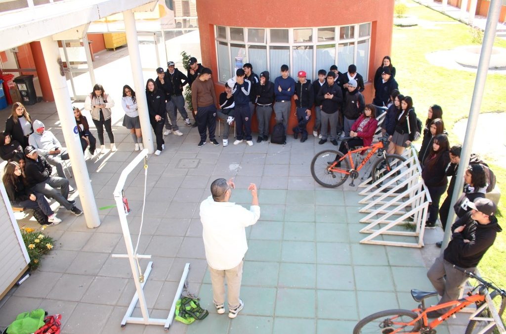 PACE UDA sede Vallenar realiza sesiones de vinculación con Liceo Ramón Freire Serrano